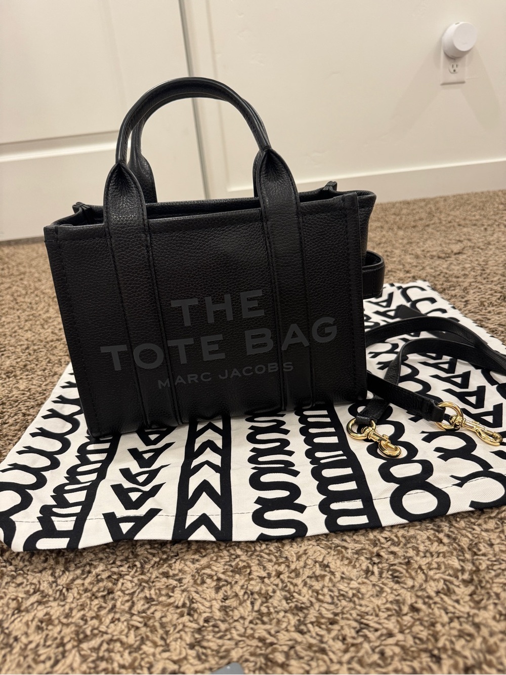 Marc Jacobs Black The Tote Bag Leather Top-Handle Small Size